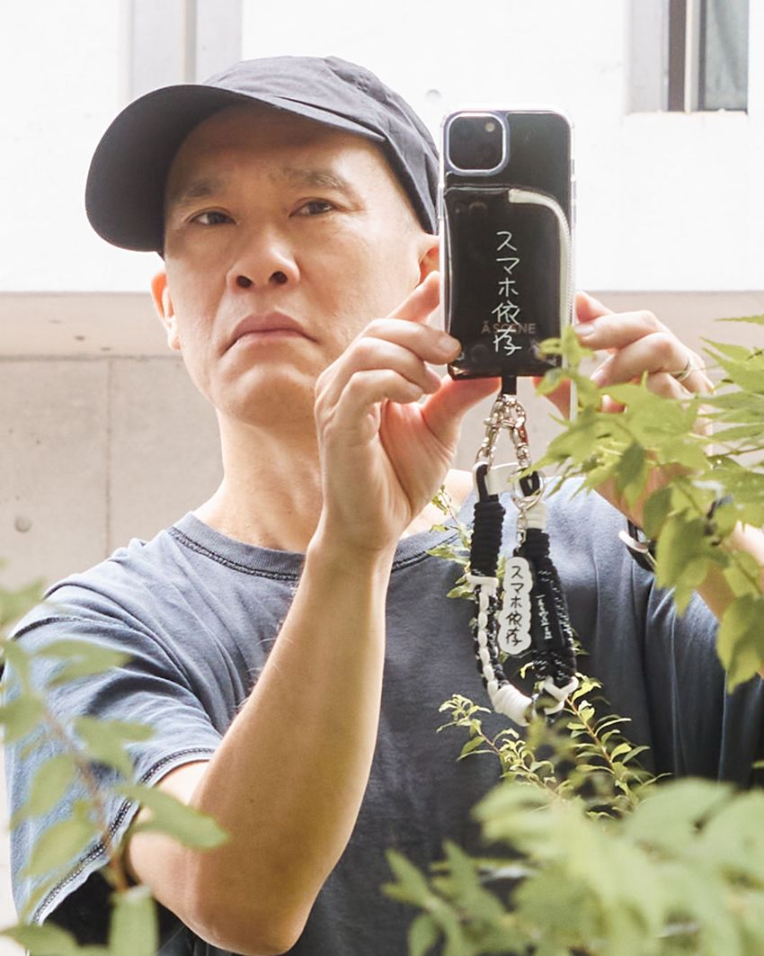 加賀美 健さんの“シャレ”が詰まったスマホケースやストラップが「エーシーン」からリリース！ - 3枚目の画像