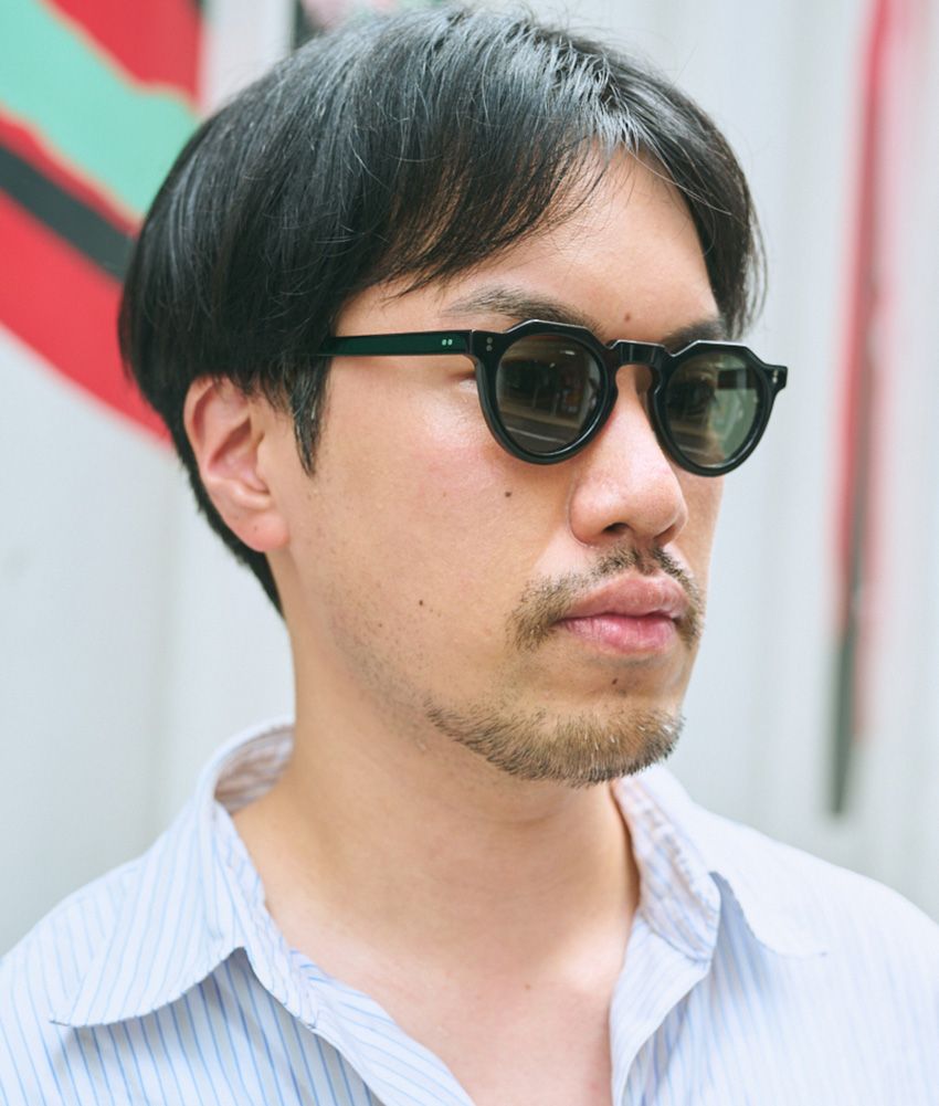 街行く30、40代の“リーバイスナップ”。501、ブラック……“秋デニム”を4人のコーデ例で - 10枚目の画像