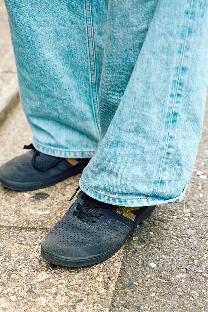 街角のデニムトレンド「アイスブルー×ワイドシルエット」を体現した3名の好サンプル - 8枚目の画像