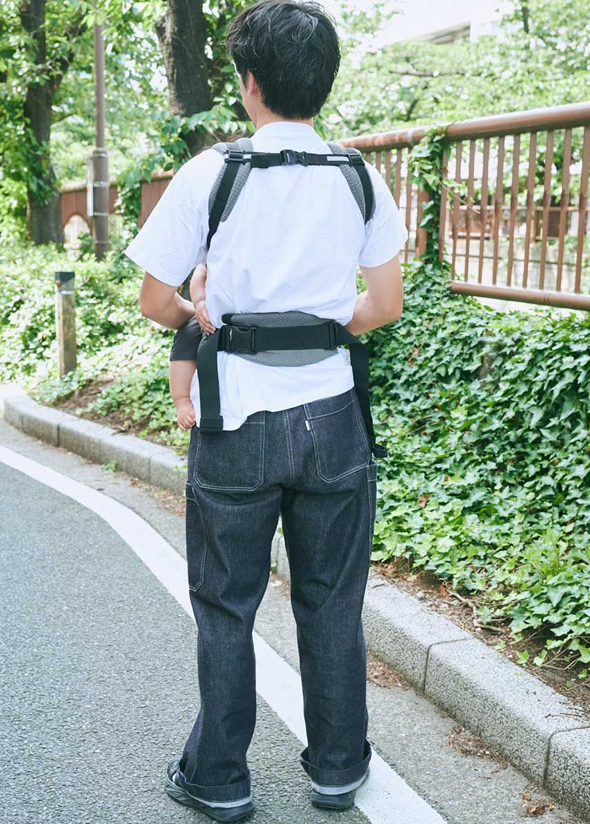 人気沸騰中のブラックデニム。リーバイス、グラフペーパー…こなれ感漂う3人のスナップ集 - 6枚目の画像