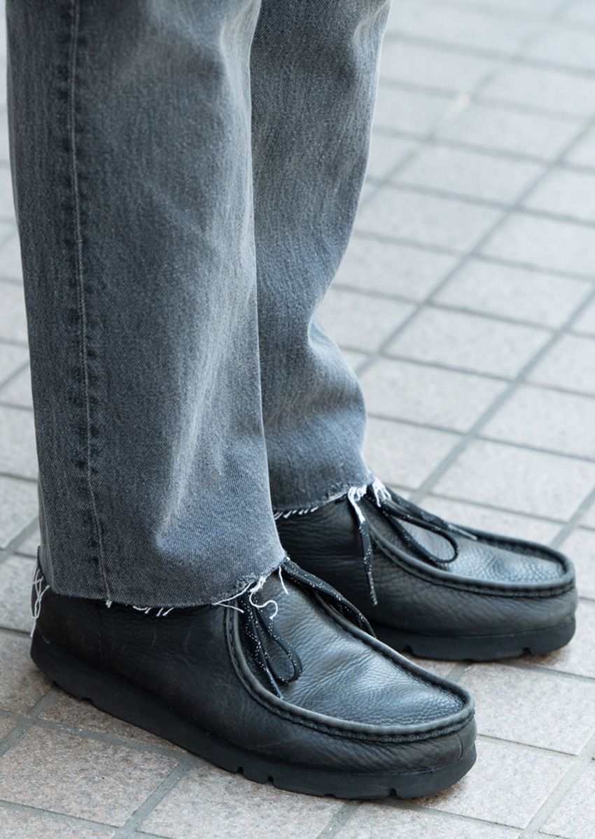 人気沸騰中のブラックデニム。リーバイス、グラフペーパー…こなれ感漂う3人のスナップ集 - 7枚目の画像