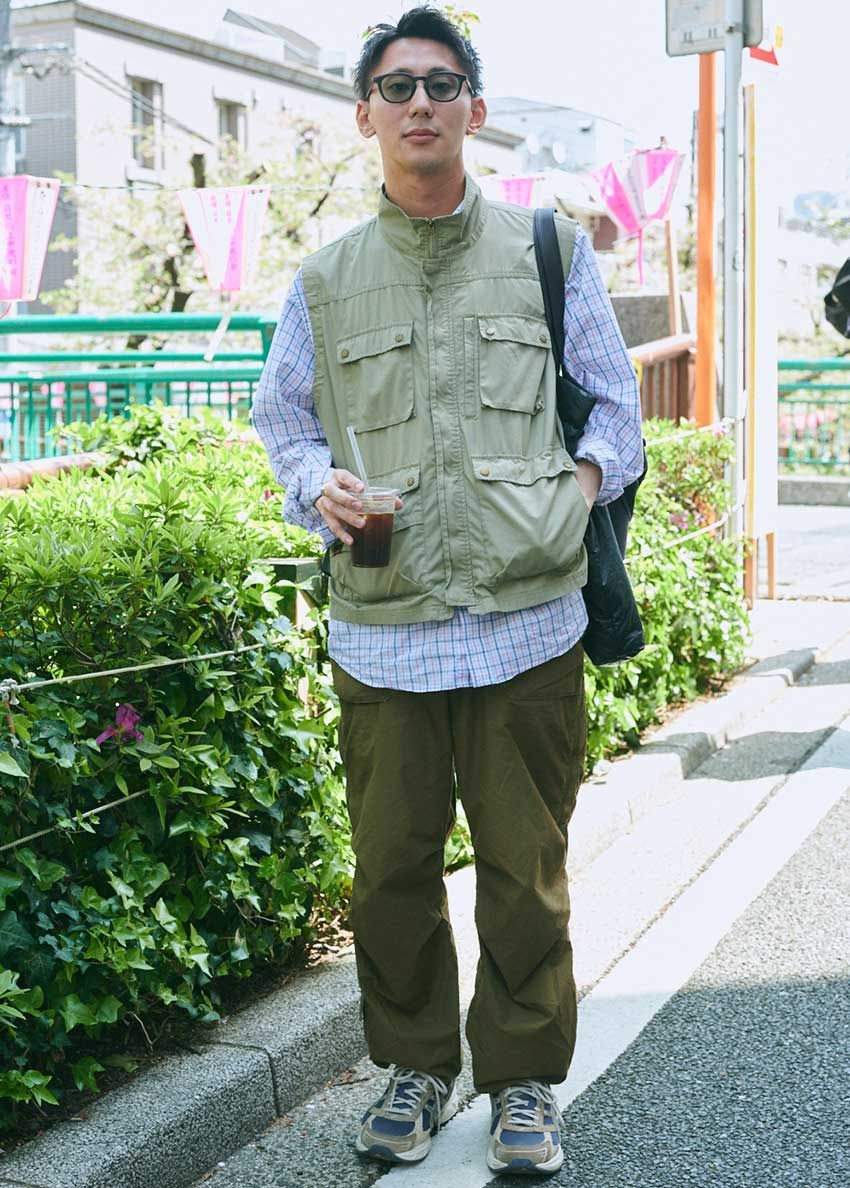 街中をアシックススニーカーが席巻中！コーデ上手な男たち3人をスナップで - 4枚目の画像