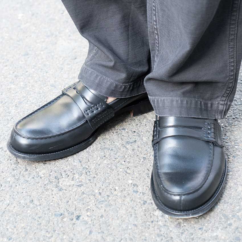 「革靴はローファー派」な3人のスナップ。愛用ブランドと履きこなし方を紹介 - 1枚目の画像