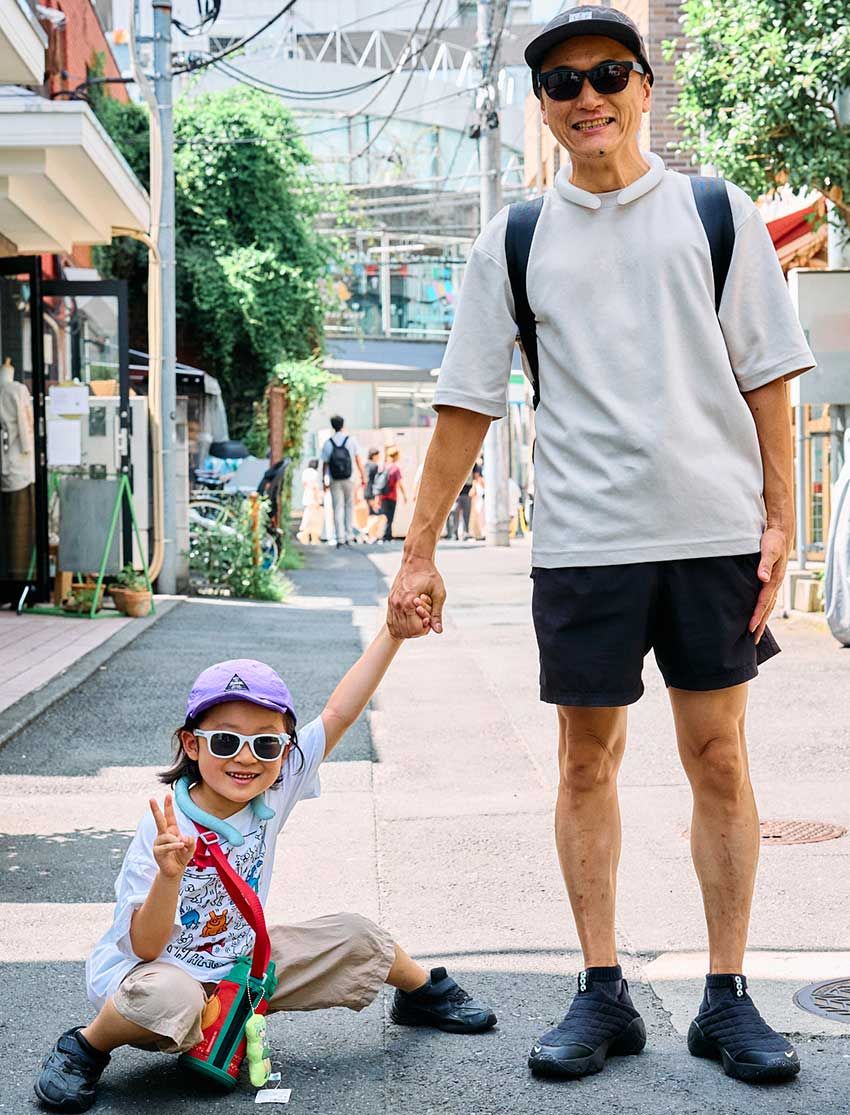 【30代、40代】大人コーデに溶け込む“黒ナイキ”。愛用スニーカーと着こなしを3人のスナップで - 2枚目の画像