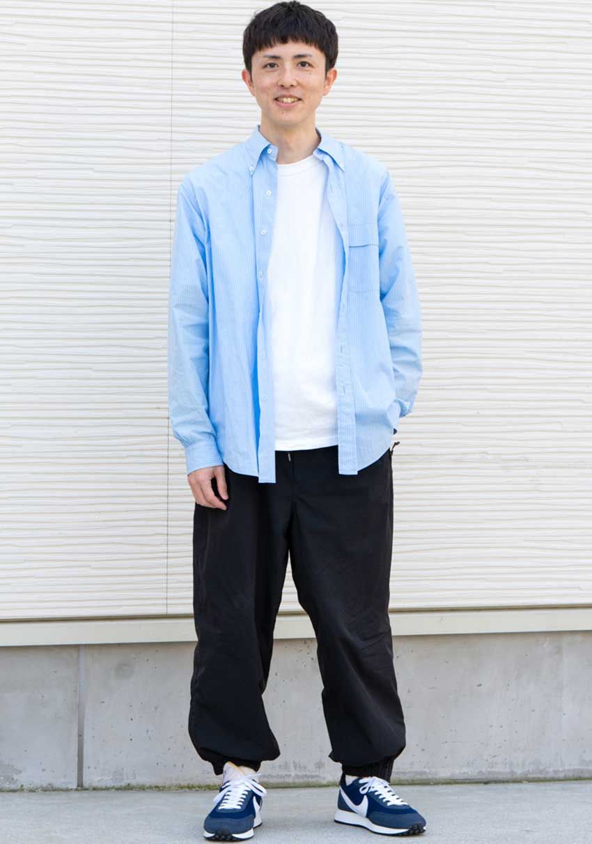 秋口に活躍、“青い”シャツのコーデ好例。ストライプ、無地……3人の男の愛用ブランドも紹介 - 6枚目の画像