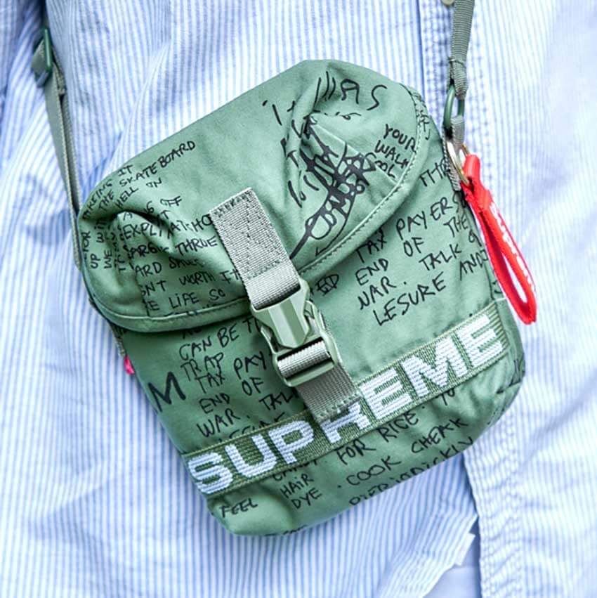 秋口に活躍、“青い”シャツのコーデ好例。ストライプ、無地……3人の男の愛用ブランドも紹介 - 5枚目の画像