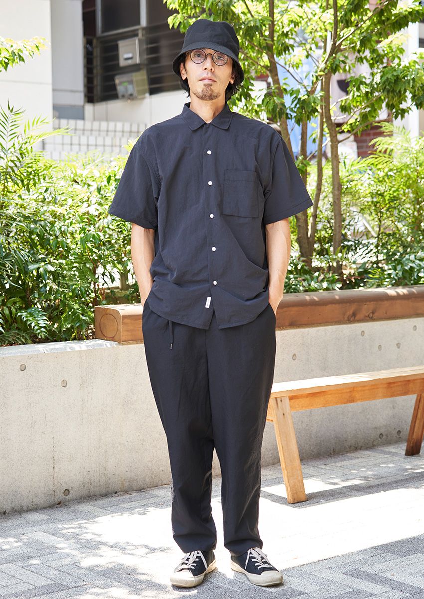 “黒いバケットハット”はどんなコーデとも好相性！ 街行く3人の着こなし好例を紹介 - 6枚目の画像