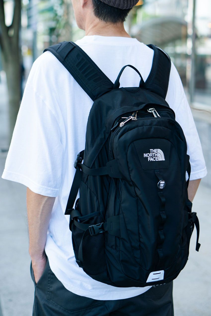 やはり「黒リュック」はザ・ノース・フェイスが高支持率！街角で捉えた3名のコーデ例 - 4枚目の画像