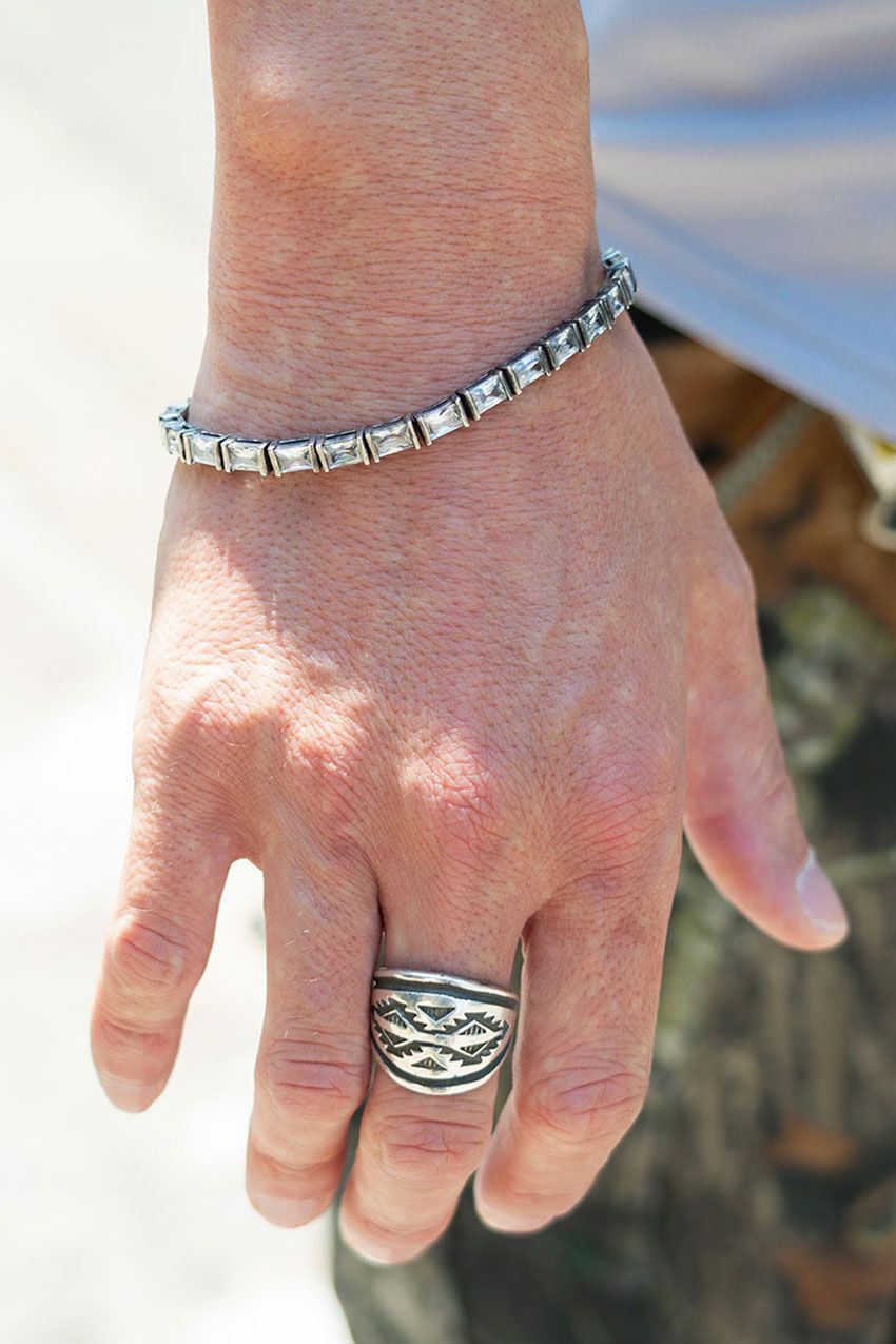 「カモフラパンツ」復権前夜!? 最新トレンドを先読みした秀逸コーデ3選 - 2枚目の画像