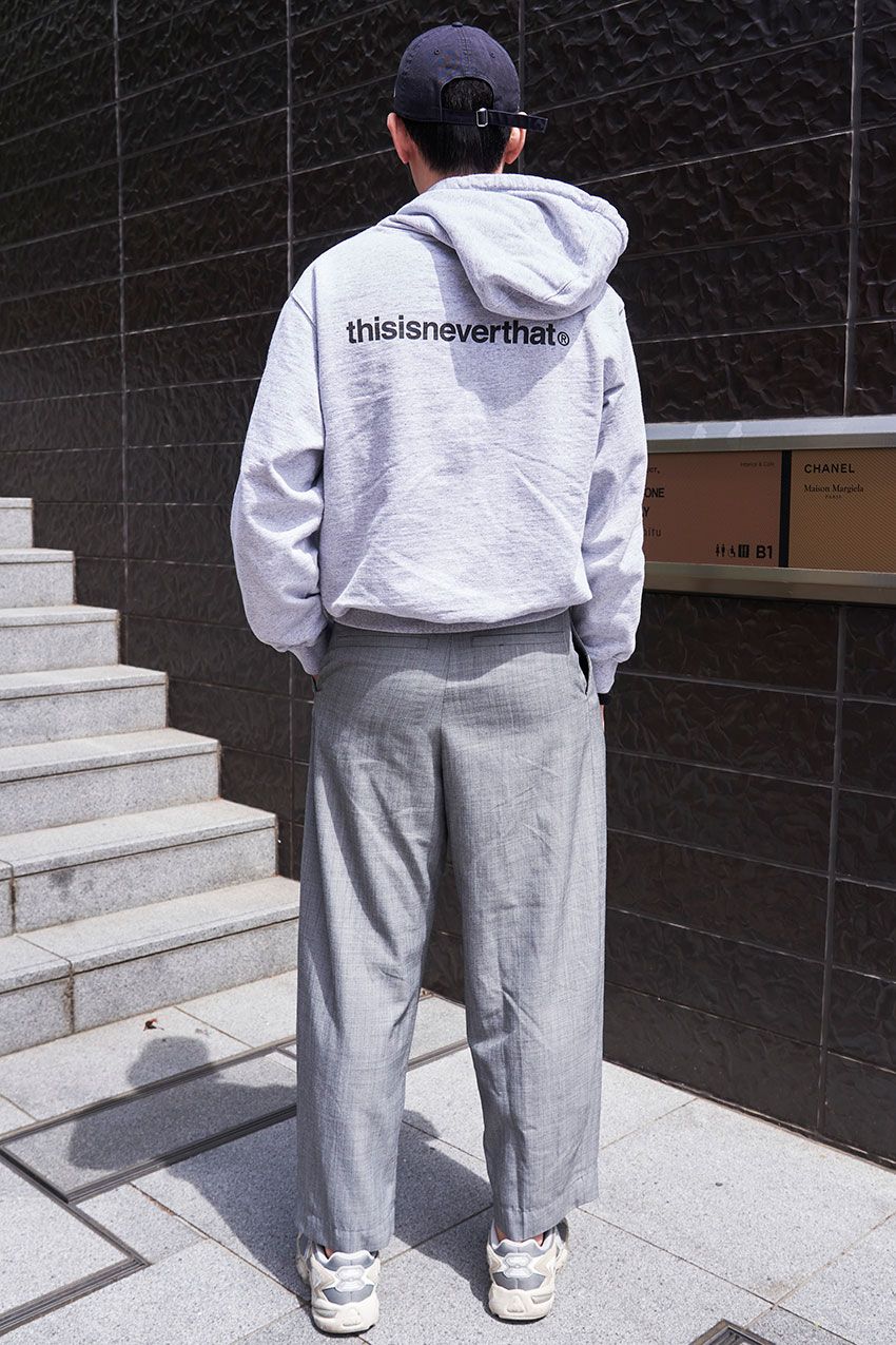 【気温23度の日に】秋コーデに使える「パーカ」の着こなしをスナップで紹介。人気はGU、ステューシーetc. - 7枚目の画像