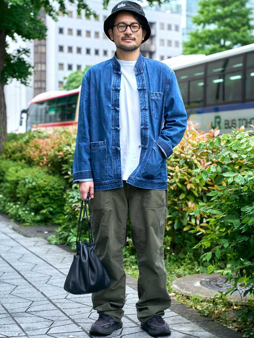 【30〜50代】デニムジャケットが似合う3人の男たち。カーハート、A.P.C.etc.愛用ブランドをスナップで - 2枚目の画像