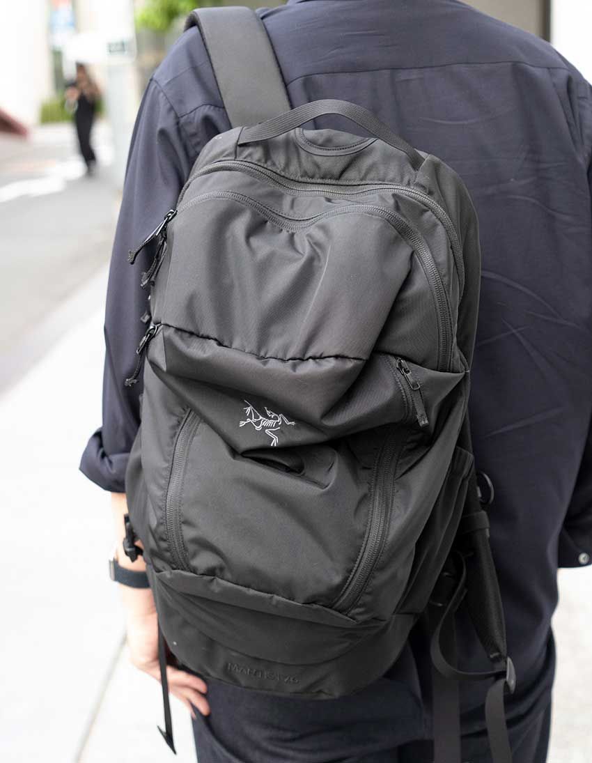 街角で人気沸騰！ 秋コーデに似合う「アークテリクス」のバッグ。取り入れ方を3人のスナップで - 6枚目の画像