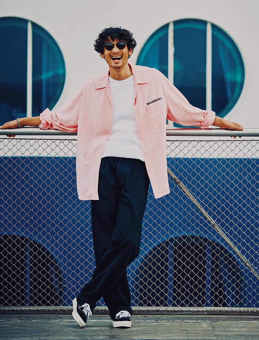 デニムで“ピンク”をグッと身近に！明るく鮮やか、でも可愛いすぎないワガママコーデ実例 - 3枚目の画像