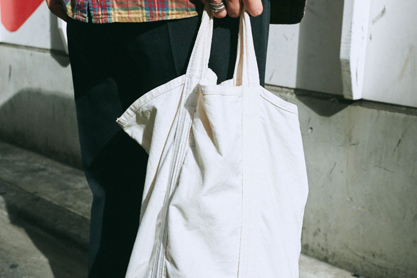 リーバイス トートバッグ ホワイト ビッグE 楽天市場】リーバイス