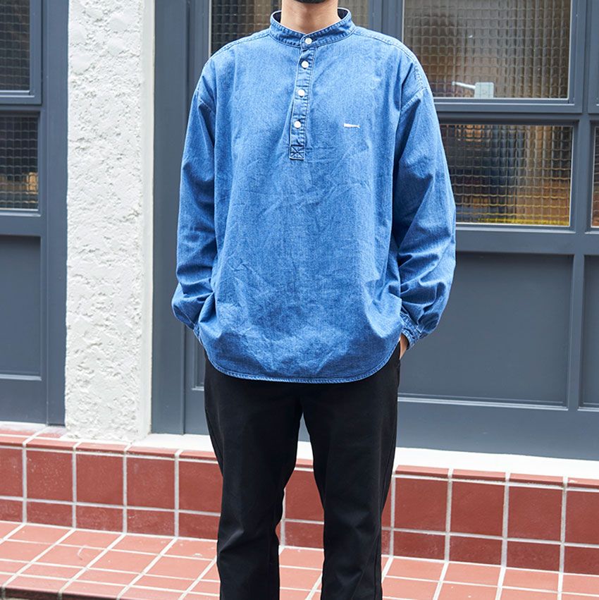 「プルオーバーシャツ」でキメた街角の3人。秋服の参考になるコーデ術を紹介！ - 1枚目の画像