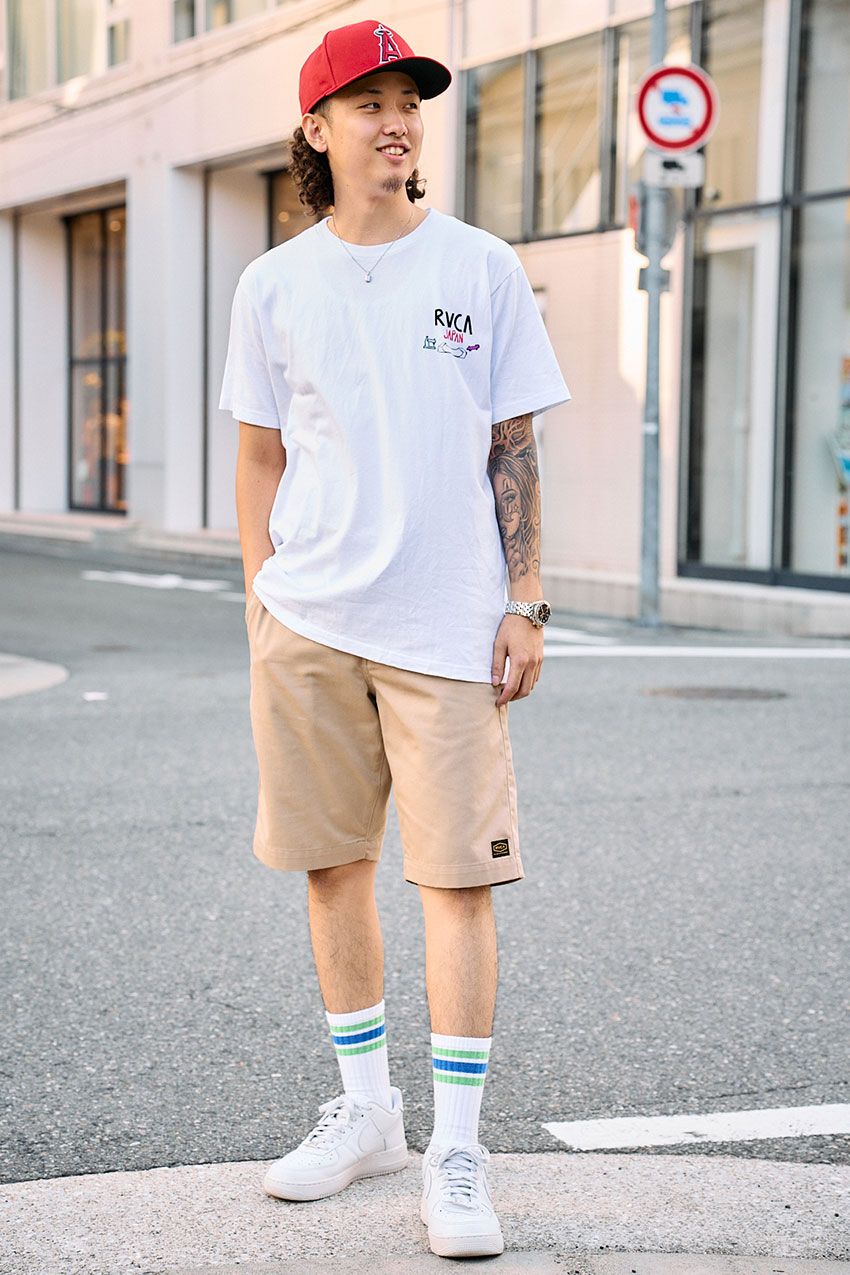 王道アメカジと好相性！「赤キャップ」を挿し色に使った3人のファッション巧者 - 2枚目の画像