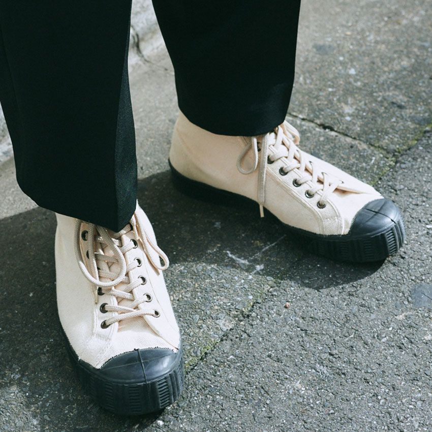 王道アメカジと好相性！「赤キャップ」を挿し色に使った3人のファッション巧者 - 4枚目の画像