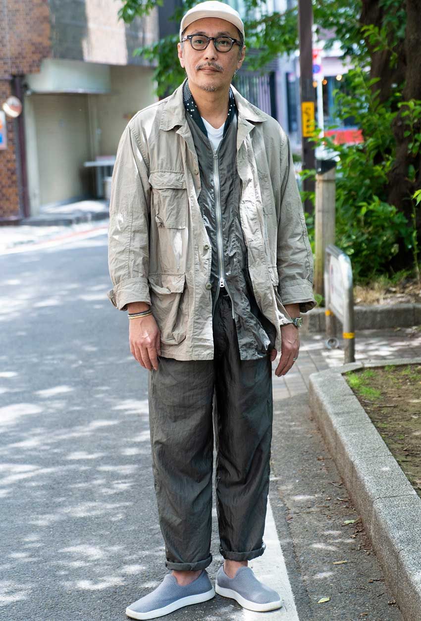 ラフすぎない「シャカパン」着こなし術を3人のスナップで。シャツ合わせ、セットアップetc. - 6枚目の画像