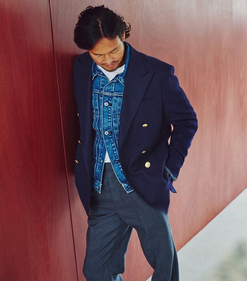 “デニムのトップス”でクラシック服をドレスダウン。リーバイスとラングラーで実践！ - 2枚目の画像