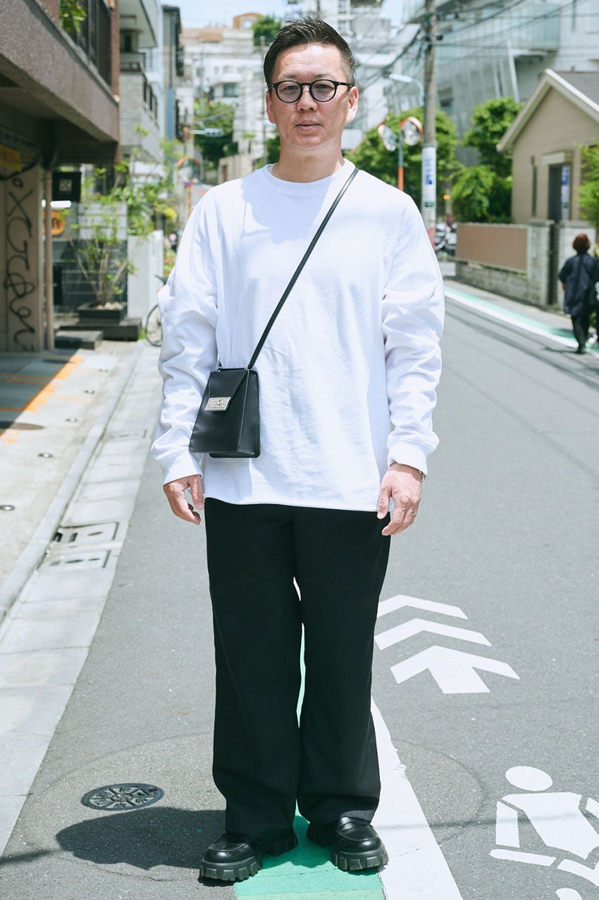 オーバーサイズなロンTは“白”が気分。秋コーデが上手くいく着こなしのコツを3人のスナップで - 4枚目の画像