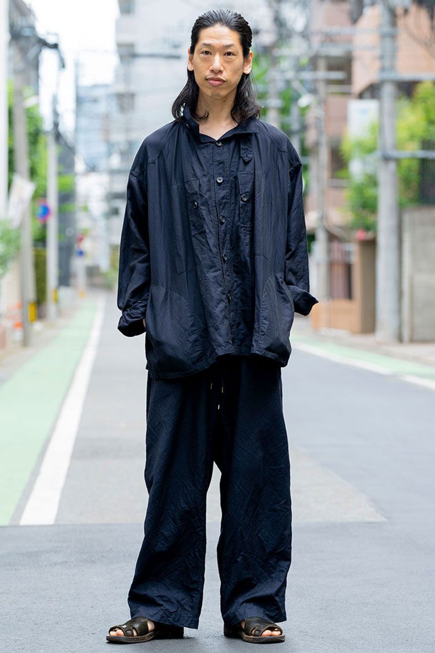 秋に真似たい「オールブラックコーデ」。重く見せないコツを3人の好サンプルとともに解説 - 4枚目の画像