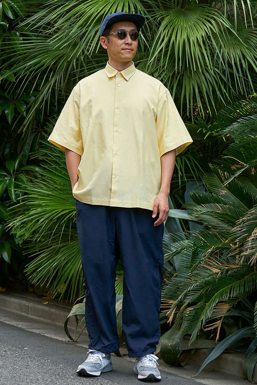 シャツ一枚がお洒落な人の共通項「シャーベットカラーと巧みな小物使い」。秋コーデの参考例3選 - 11枚目の画像