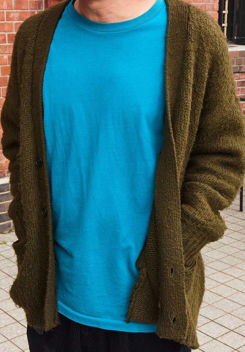 カーディガンをユルく羽織った大人コーデ3選。寒暖差激しい秋を乗り切る着こなし好サンプル - 7枚目の画像