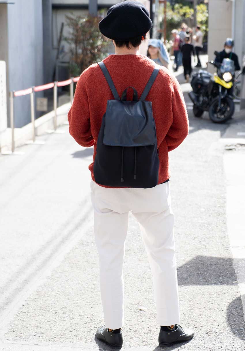 秋の「大人のニット一枚コーデ」を3人のスナップで！無地でもキマる着こなしの法則 - 9枚目の画像