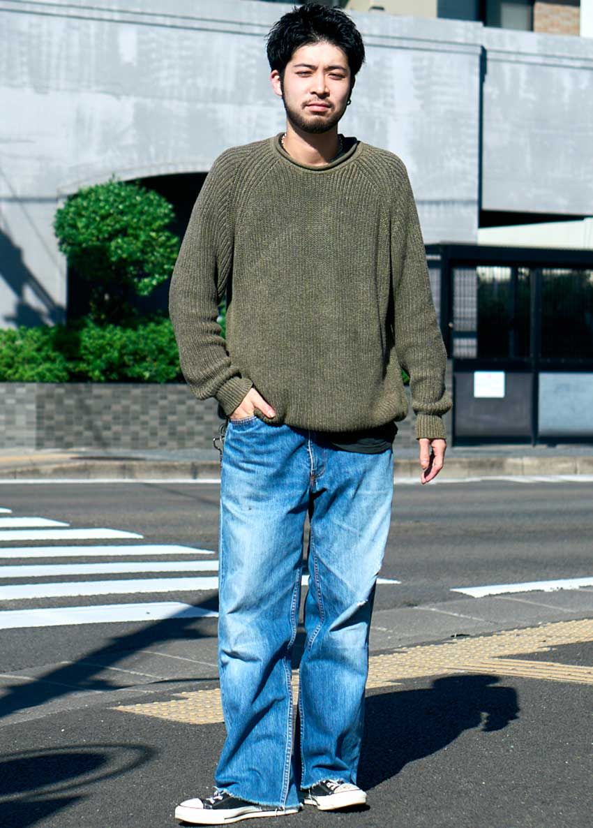 秋の「大人のニット一枚コーデ」を3人のスナップで！無地でもキマる着こなしの法則 - 2枚目の画像