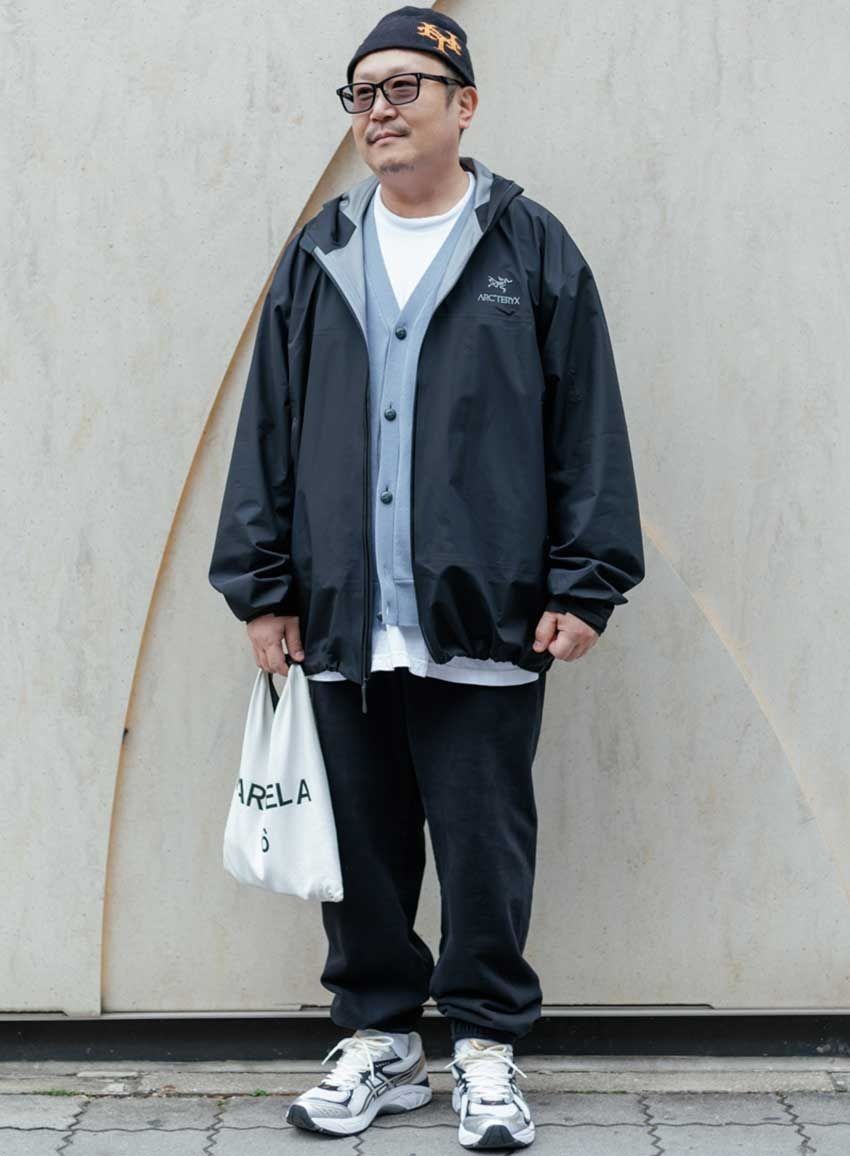 シャツは“プルオーバー派”の着こなし好例。秋雨対策はシェルジャケットが正解だ！【今週の人気記事TOP5】 - 7枚目の画像