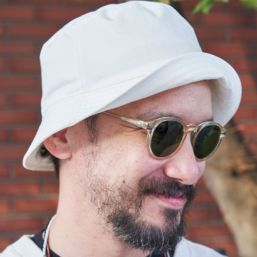 「スウェット1枚でお洒落な人」は後ろ姿にヒミツが。街角の3人に学ぶ“選び”のポイント - 7枚目の画像