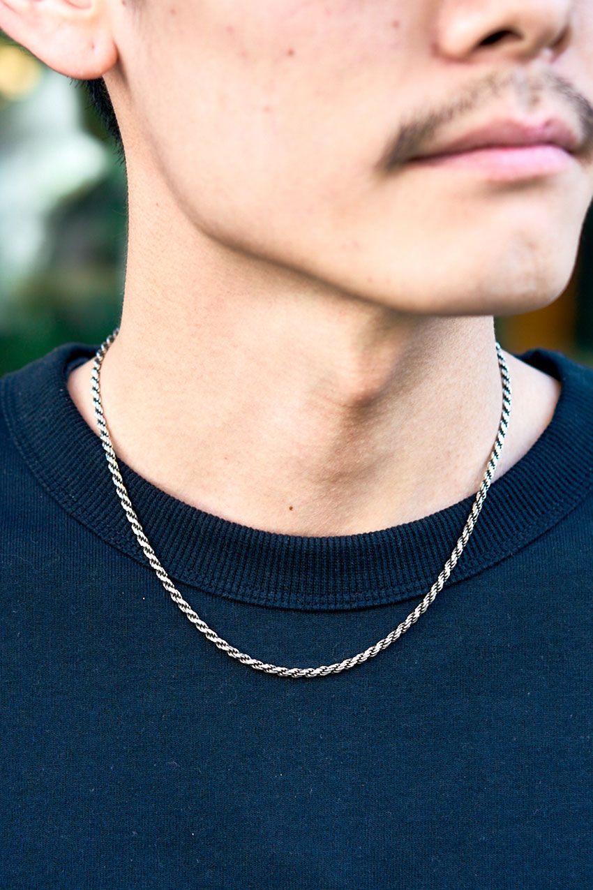 「スウェット1枚でお洒落な人」は後ろ姿にヒミツが。街角の3人に学ぶ“選び”のポイント - 4枚目の画像