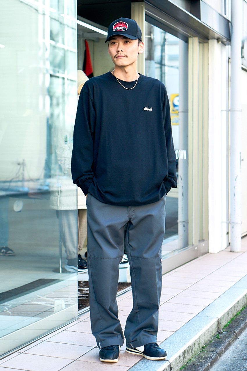 「スウェット1枚でお洒落な人」は後ろ姿にヒミツが。街角の3人に学ぶ“選び”のポイント - 5枚目の画像