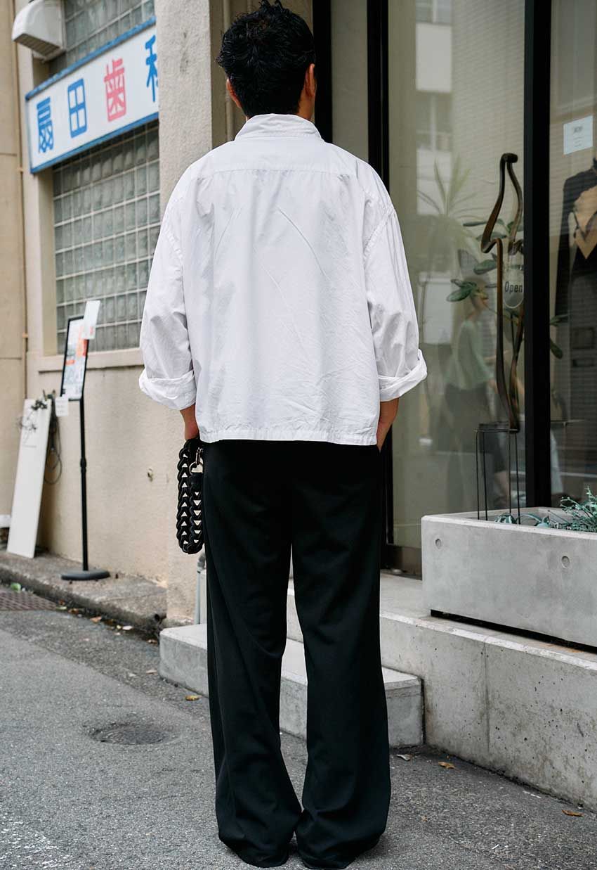大人のシャツスタイルは「ラフ×上品」が絶対的にマスト！街角スナップに学ぶ4つの着こなし - 6枚目の画像