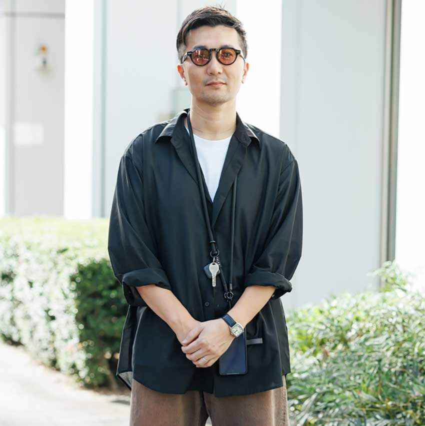 大人のシャツスタイルは「ラフ×上品」が絶対的にマスト！街角スナップに学ぶ4つの着こなし - 1枚目の画像