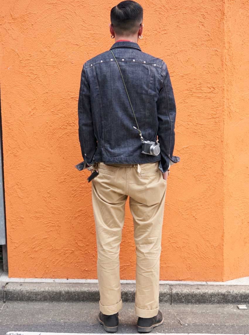 個性派パンツで遊びを加えた「Gジャンスタイル」3選！着こなしのポイントは“繋ぎの白” - 11枚目の画像