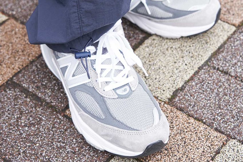 モノトーンコーデに「サロモン」を挿す！街角の洒落者3人に見るリアル足元事情 - 2枚目の画像