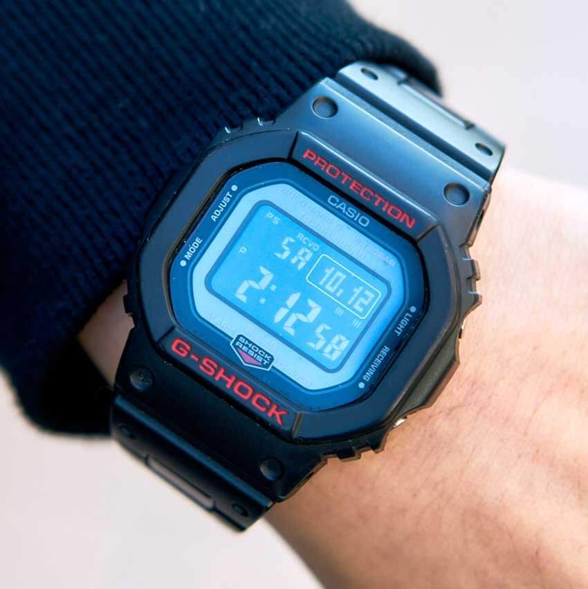 【20、30代】「ダブルニーのディッキーズ」が増殖中！“膝タグ”が光る街角の3コーデ - 6枚目の画像