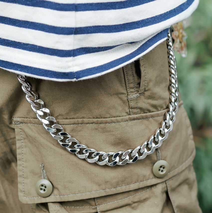 秋の軍パンコーデは“カーキ”が気分！街角の40代のお洒落巧者3人をスナップで - 3枚目の画像