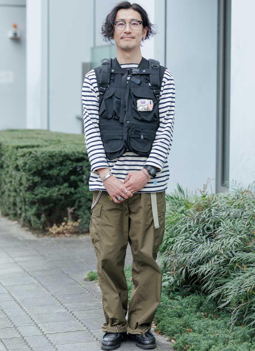 秋の軍パンコーデは“カーキ”が気分！街角の40代のお洒落巧者3人をスナップで - 2枚目の画像