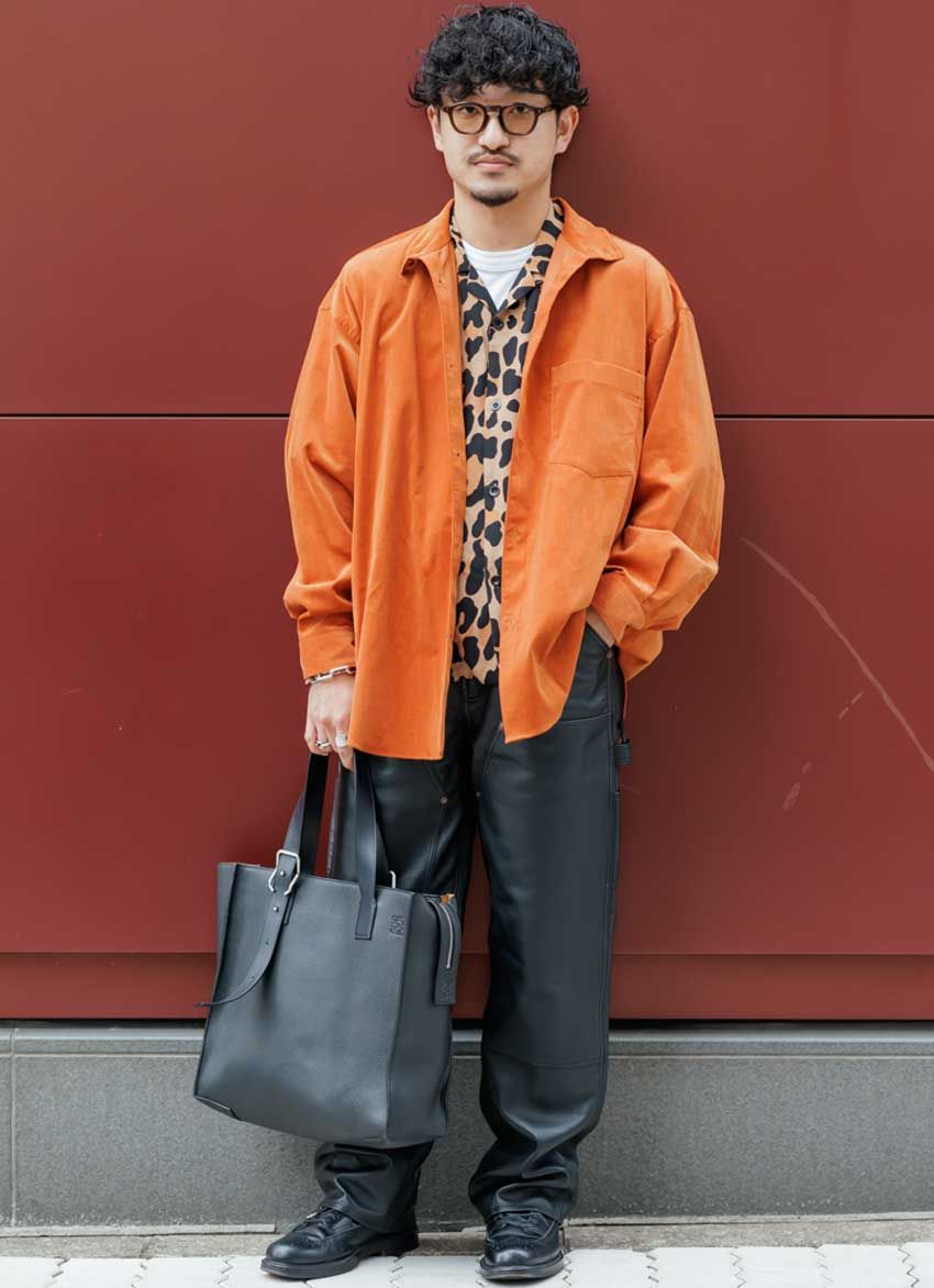 秋冬の挿し色は”モノトーンにオレンジ”が効果絶大！街角の洒落者3人のコーデ例 - 7枚目の画像