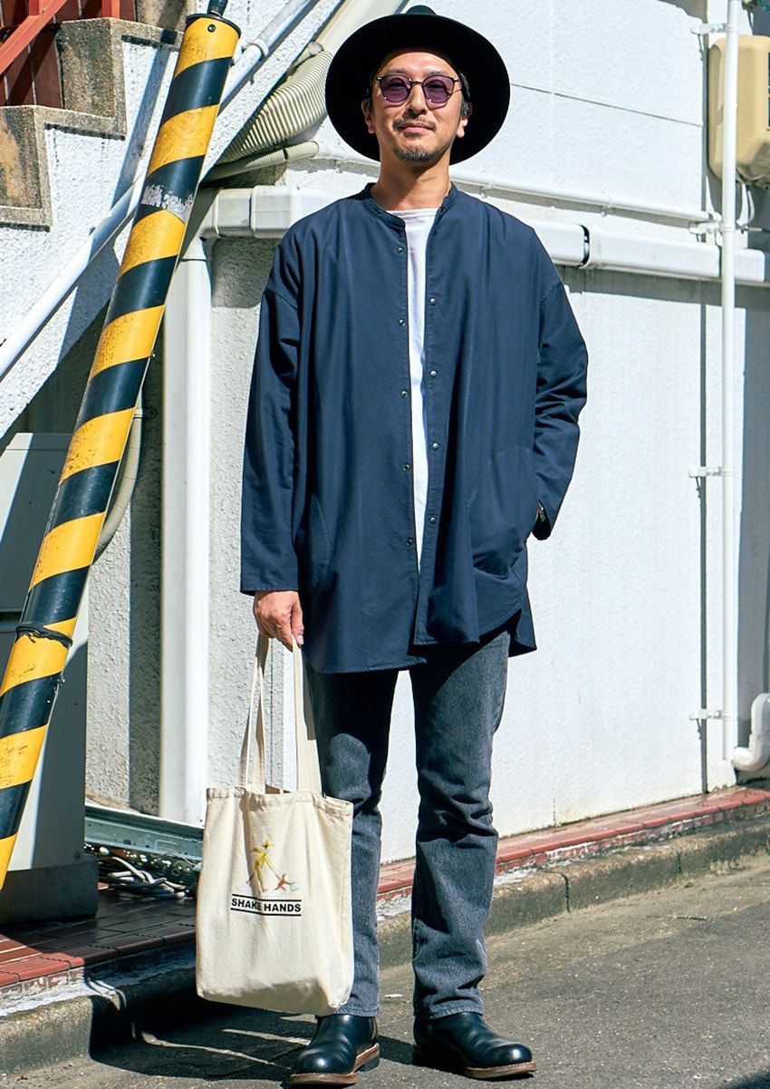 「ブラックデニム×革靴」で“子供見え”を回避！街角のカジュアルデニムコーデ4選 - 5枚目の画像