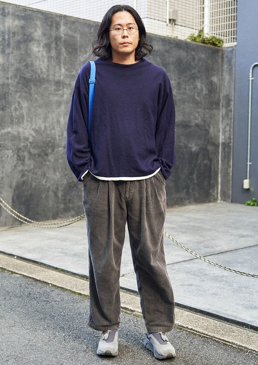 大人こそ「ストリート×丸首ニット」で。堅すぎずユルすぎない、いい塩梅の3スナップ - 4枚目の画像