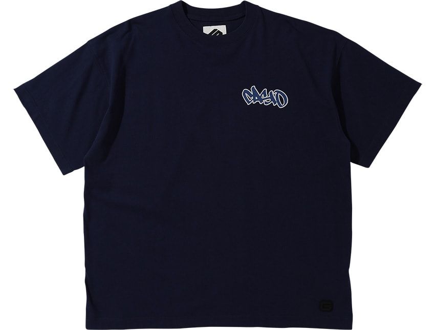 カシオ時計事業50周年を祝う“着るGショック”。新作はグラフィティ界の伝説「STASH」コラボ - 1枚目の画像