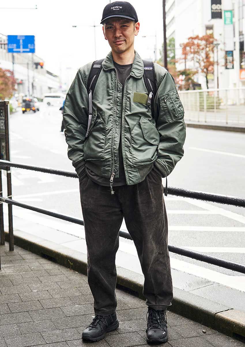 大人の秋冬コーデは「黒×カーキ」がテッパン！リアルな着こなし方法を3人のスナップで - 4枚目の画像