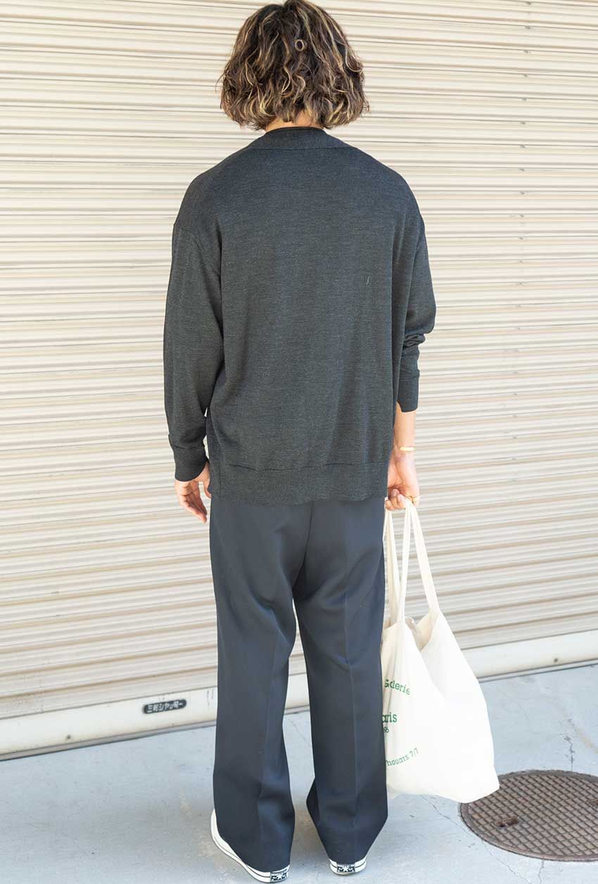 ユニクロ、無印良品、バトナー。街の男たちが選ぶ「シンプルニット」の着こなし3選！ - 7枚目の画像