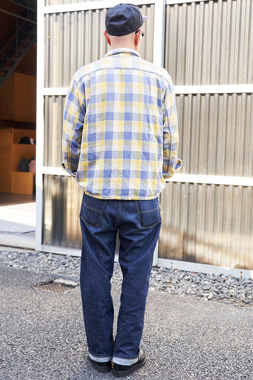 インナーにおすすめ！大人に可愛げを加える「チェックシャツ」、その効力をスナップで証明   - 2枚目の画像