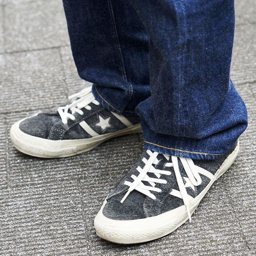 “古着使い”が巧みな街角スナップ3選！ニットの重ね着にミリタリージャケット、ワイドデニムetc.   - 7枚目の画像