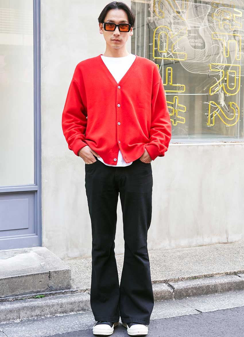 トレンドの「フレア系パンツ」、大人はどう合わせる？コーデを新鮮に見せた3人の洒落者たち - 4枚目の画像