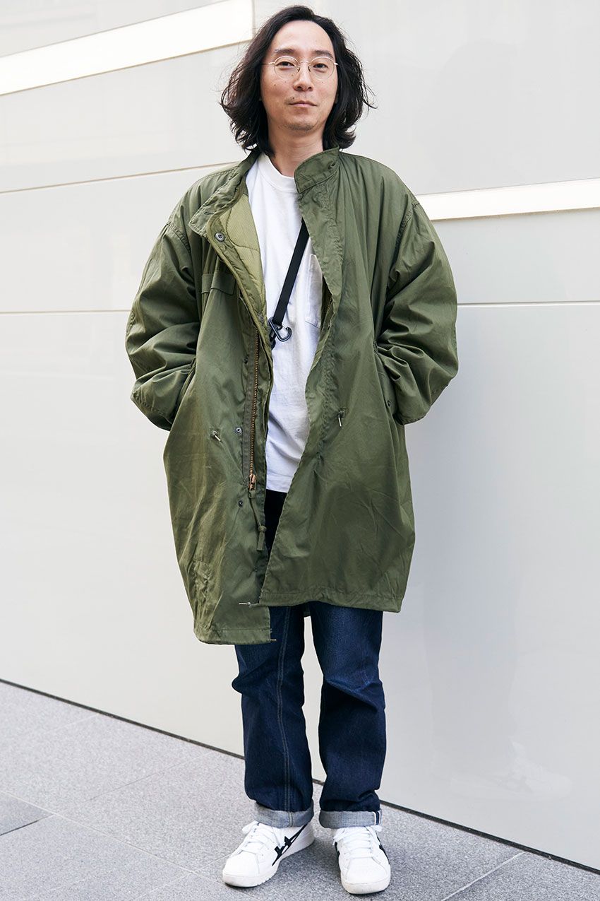 使いやすい「膝上コート」のコーデ正解例。街でキャッチした3人の洒落者スナップ - 2枚目の画像